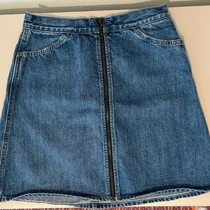 Levi's denim skirt (size 27/28)